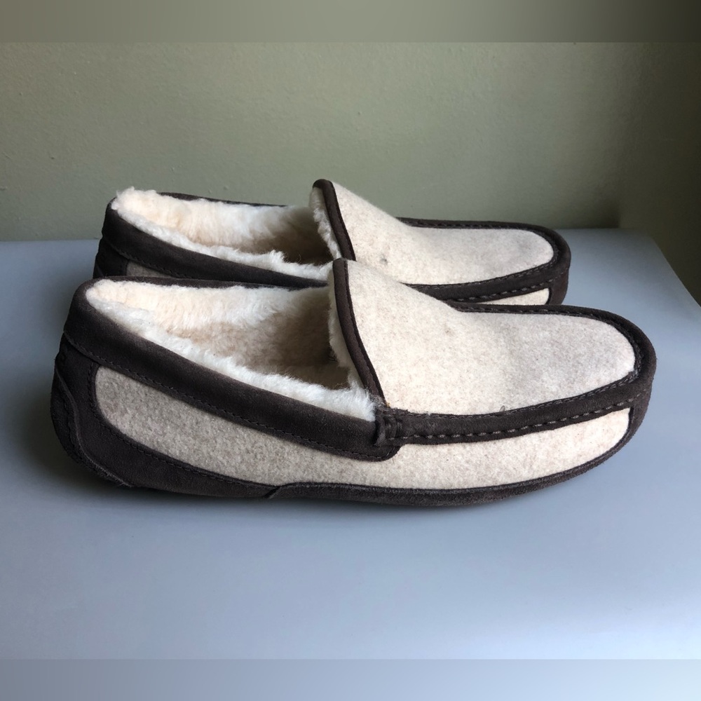 UGG Ascot Loafer Slippers Size: US 10 EUR 43
